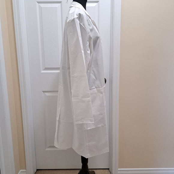 White Lab Coat B.T. Supply Co. Unisex Medium Button Front Men's Women's NWT - Picture 3 of 12